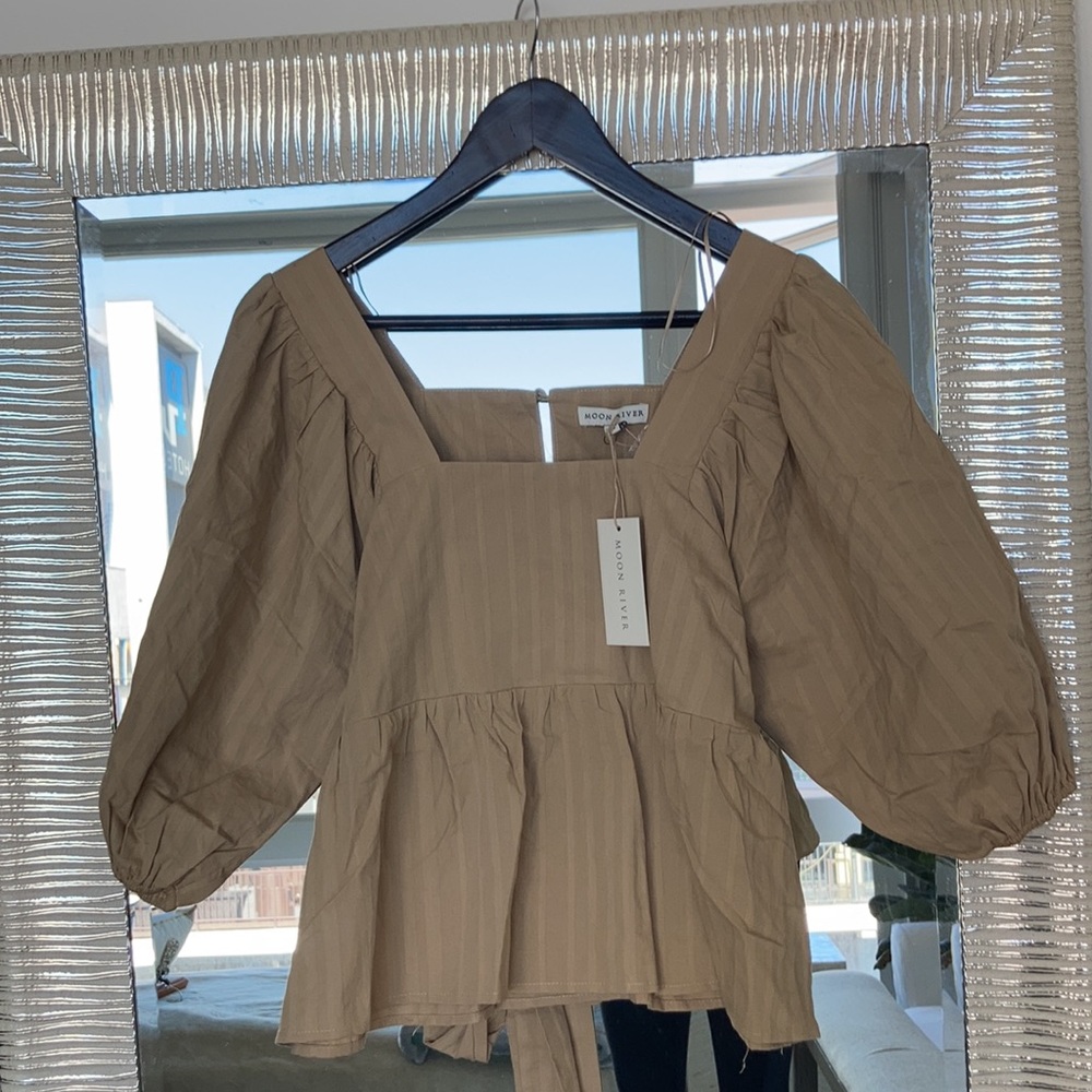 π Fun Khaki Topπ - Picture 2 of 6
